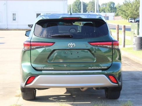 Used 2023 Toyota Highlander Platinum AWD/4WD image 5