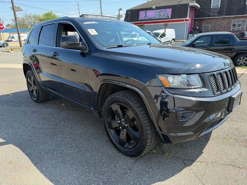Used 2015 Jeep Grand Cherokee Altitude image 12