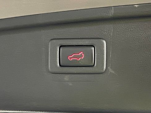 Used 2019 Subaru Outback 3.6R Limited image 37