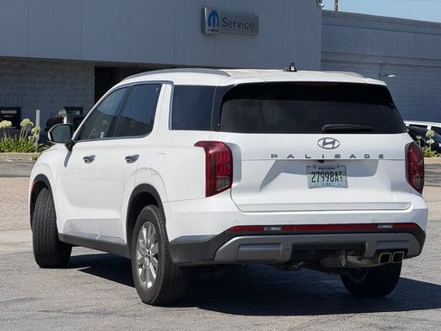 Used 2024 Hyundai Palisade SEL FWD image 2