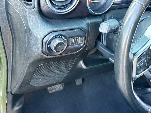 Used 2020 Jeep Wrangler Unlimited Sahara image 11