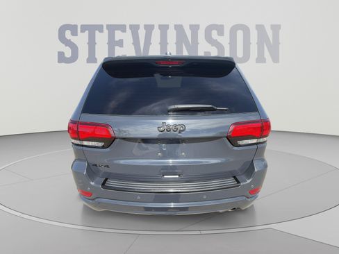 Used 2018 Jeep Grand Cherokee Altitude AWD/4WD image 9