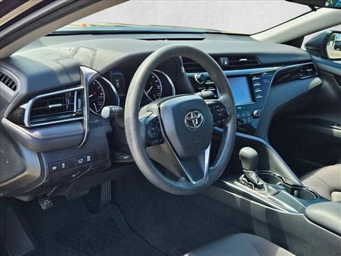 Used 2020 Toyota Camry LE FWD image 9