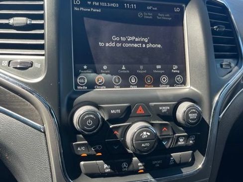 Used 2018 Jeep Grand Cherokee Limited w/ Luxury Group II RWD image 39
