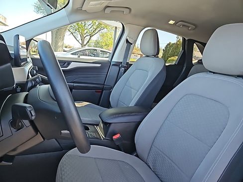 Used 2022 Ford Escape SE image 18