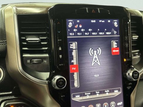 Used 2019 RAM 1500 Laramie image 31