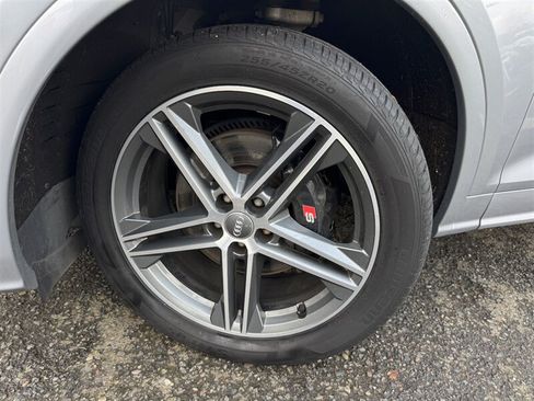 Used 2018 Audi SQ5 Premium Plus w/ Navigation Package AWD/4WD image 33