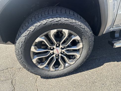 New 2026 GMC Canyon Denali AWD/4WD image 10