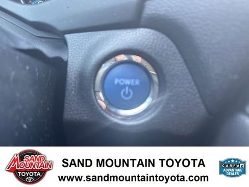 Used 2022 Toyota RAV4 XLE image 20