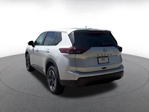Used 2025 Nissan Rogue SV FWD image 11