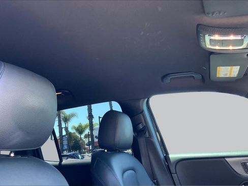 Used 2021 Mercedes-Benz GLB 250 4MATIC image 13
