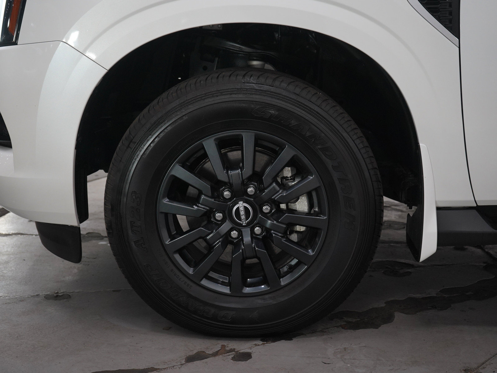 Used 2025 Nissan Armada SV AWD/4WD image 27