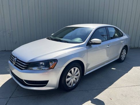 Used 2013 Volkswagen Passat 2.5 S FWD image 6