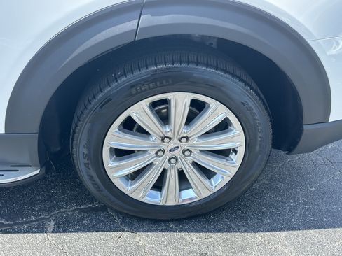 Used 2021 Ford Explorer Limited w/ Equipment Group 301A RWD image 22