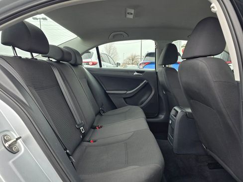 Used 2015 Volkswagen Jetta S image 12