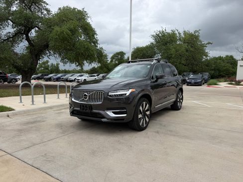 Certified 2024 Volvo XC90 T8 Ultimate w/ Lounge Package AWD/4WD image 2