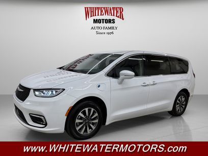 Used 2022 Chrysler Pacifica Touring-L