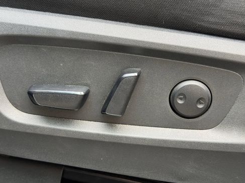 Certified 2025 Nissan Pathfinder SV image 7