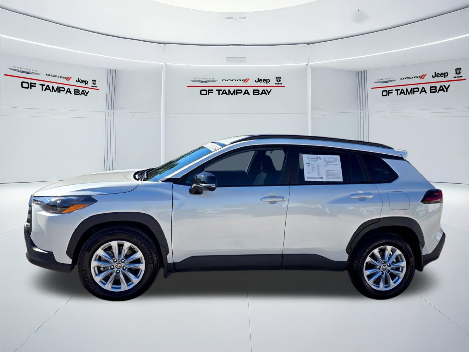 Used 2026 Toyota Corolla Cross LE FWD image 3