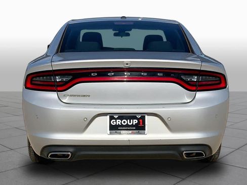 Used 2022 Dodge Charger SXT RWD image 4