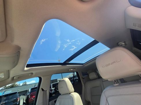 Used 2018 GMC Terrain Denali w/ Advanced Safety Package image 13