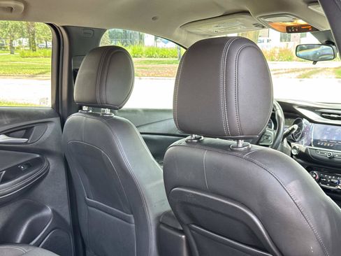 Used 2021 Buick Encore GX Select w/ Sport Touring Package FWD image 27