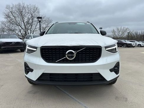 New 2026 Volvo XC40 B5 Plus w/ Protection Package Premier image 2