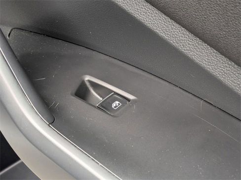 Used 2024 Volkswagen Jetta SE image 31