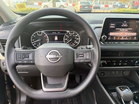 Used 2025 Nissan Rogue S AWD/4WD image 8