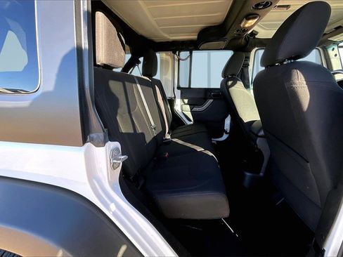 Used 2018 Jeep Wrangler Unlimited Sport S image 26