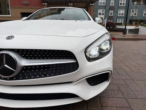 Used 2018 Mercedes-Benz SL 550 image 23