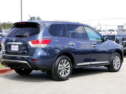 Used 2015 Nissan Pathfinder SL w/ SL Tech Package image 5