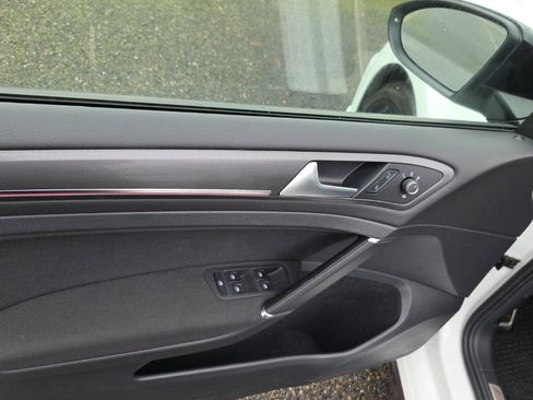 Used 2021 Volkswagen GTI S image 3