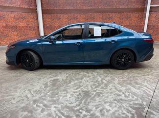 Used 2025 Toyota Camry SE video 2