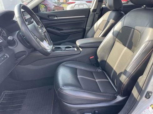 Used 2024 Nissan Altima 2.5 SR FWD image 22