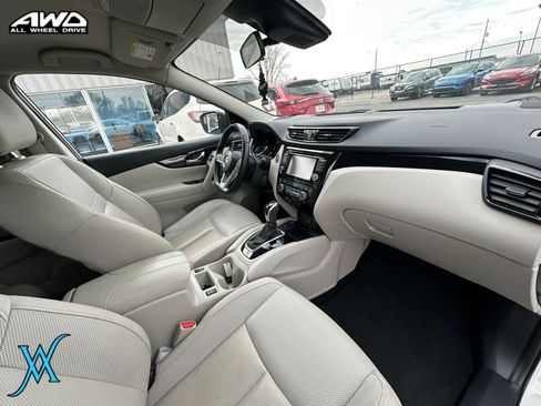 Used 2022 Nissan Rogue Sport SL AWD/4WD image 19