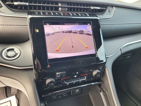 New 2025 Jeep Grand Cherokee L Altitude image 15