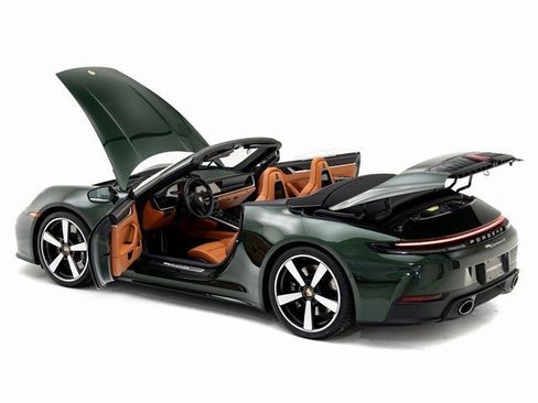 New 2026 Porsche 911 Carrera 4S image 36