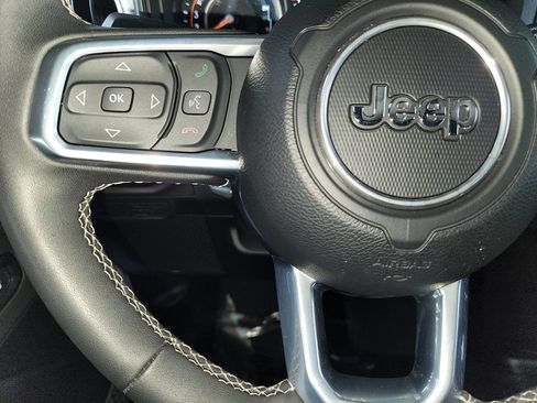 Used 2025 Jeep Wrangler Unlimited Sahara AWD/4WD image 25
