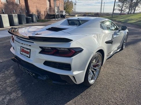Used 2025 Chevrolet Corvette Z06 image 3