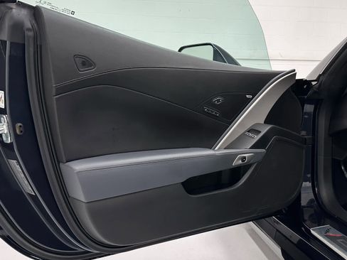 Used 2015 Chevrolet Corvette Z06 w/ Z07 Performance Package image 17