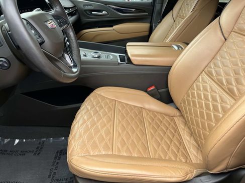 Certified 2022 Cadillac Escalade ESV Sport w/ Touring Package image 29