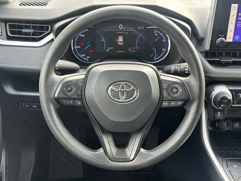 Used 2025 Toyota RAV4 XLE AWD/4WD image 15