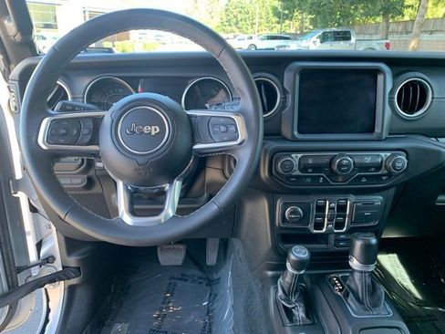 Used 2023 Jeep Wrangler Unlimited Sahara image 13