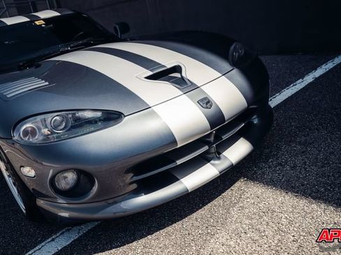 Used 2000 Dodge Viper GTS RWD image 25