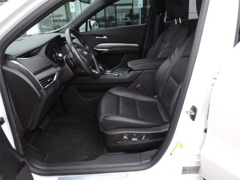 Used 2021 Cadillac XT4 Premium Luxury w/ LPO, Onyx Sport Package image 18