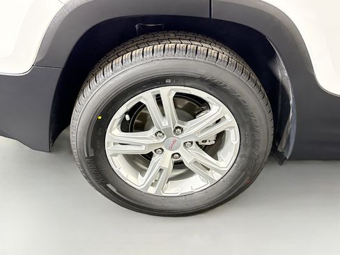 Used 2022 GMC Terrain SLE FWD image 33
