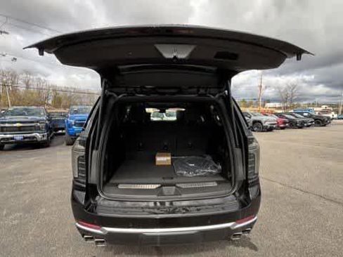 New 2026 Chevrolet Suburban High Country AWD/4WD image 33