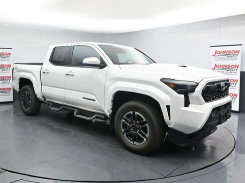 Used 2024 Toyota Tacoma TRD Sport w/ TRD Sport Upgrade Package AWD/4WD image 2