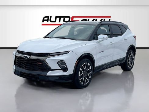 Used 2024 Chevrolet Blazer RS w/ Driver Confidence II Package AWD/4WD image 3